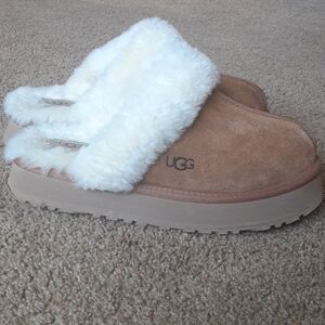 Ugg platform clogs